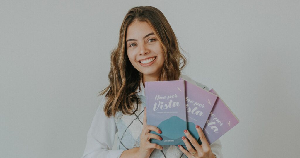 Lançamento do meu primeiro livro físico “Não Por Vista”